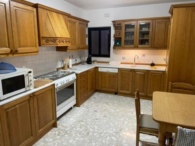 Spacious 3 Bedroom Apartment In The Heart Of St Julians Saint Julian's Ngoại thất bức ảnh