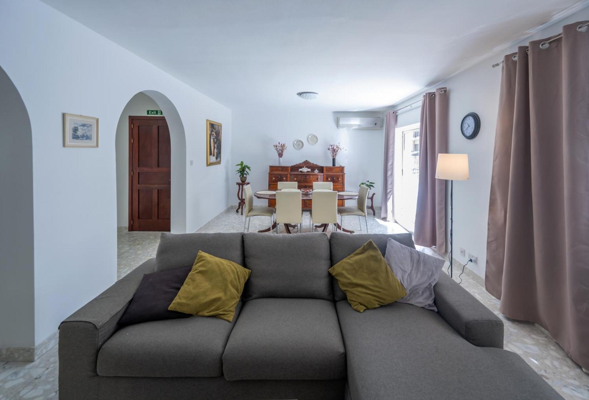 Spacious 3 Bedroom Apartment In The Heart Of St Julians Saint Julian's Ngoại thất bức ảnh