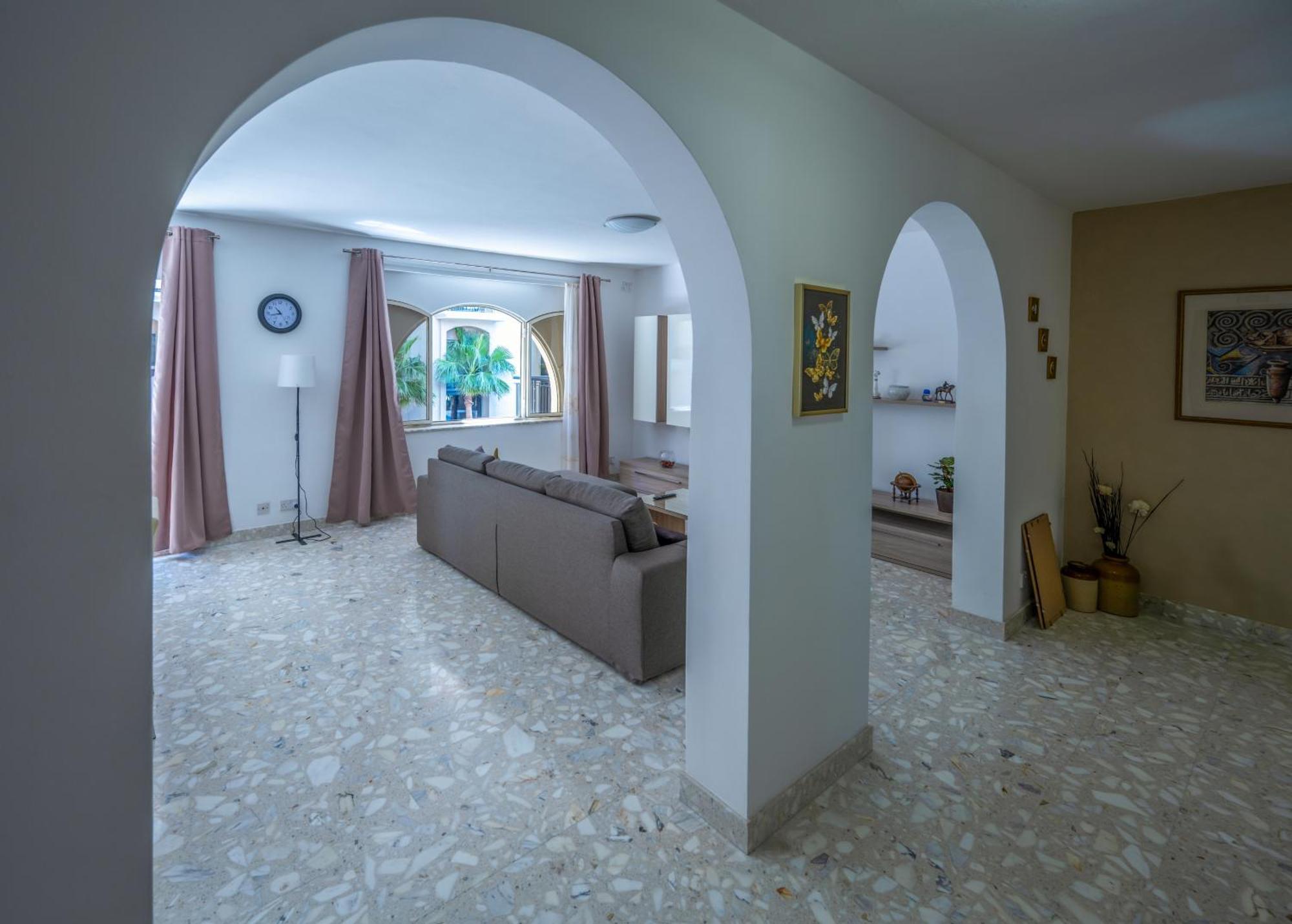 Spacious 3 Bedroom Apartment In The Heart Of St Julians Saint Julian's Ngoại thất bức ảnh