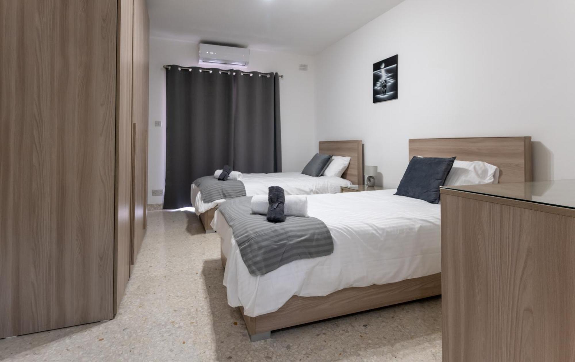 Spacious 3 Bedroom Apartment In The Heart Of St Julians Saint Julian's Ngoại thất bức ảnh