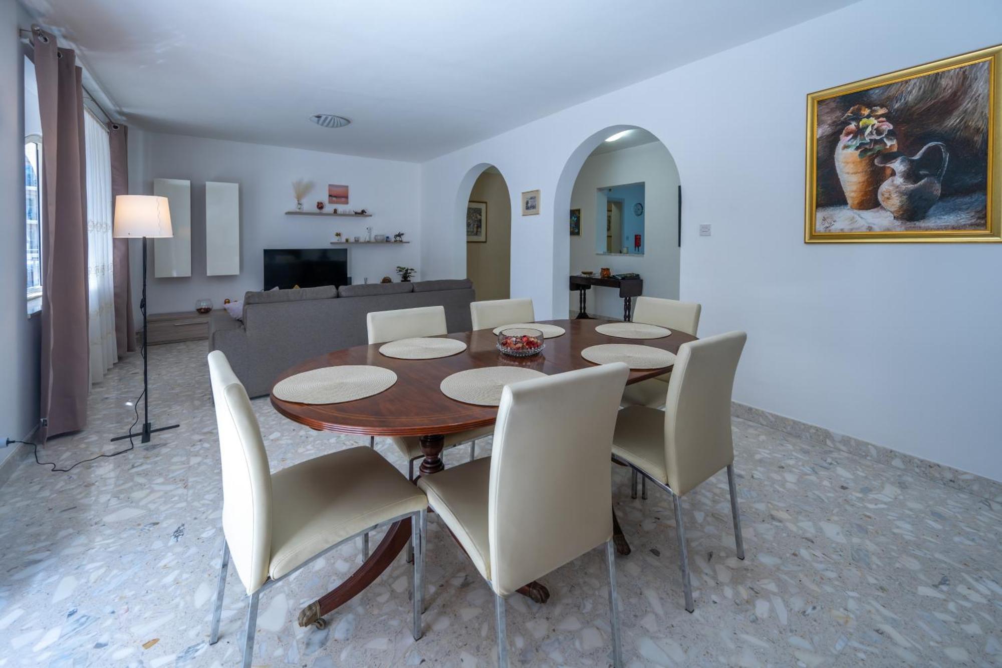 Spacious 3 Bedroom Apartment In The Heart Of St Julians Saint Julian's Ngoại thất bức ảnh