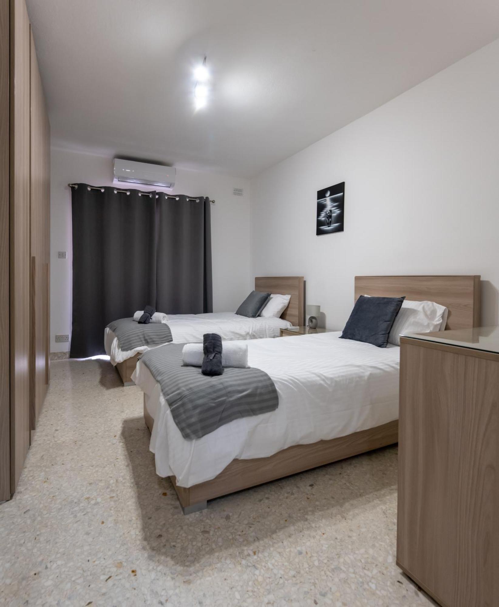Spacious 3 Bedroom Apartment In The Heart Of St Julians Saint Julian's Ngoại thất bức ảnh