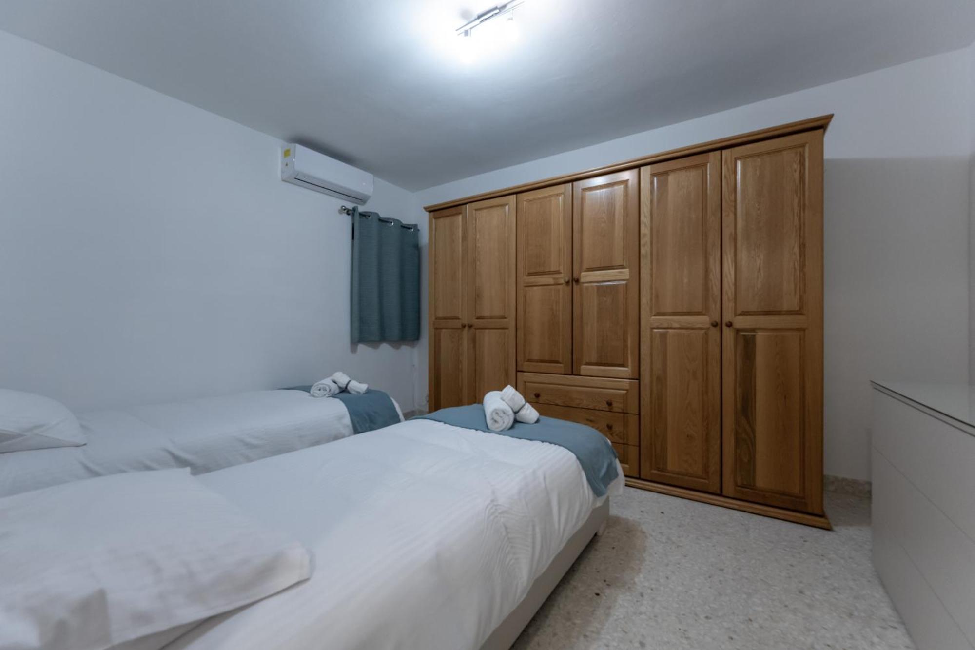 Spacious 3 Bedroom Apartment In The Heart Of St Julians Saint Julian's Ngoại thất bức ảnh