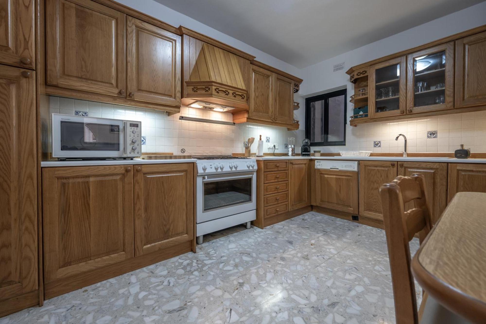 Spacious 3 Bedroom Apartment In The Heart Of St Julians Saint Julian's Ngoại thất bức ảnh