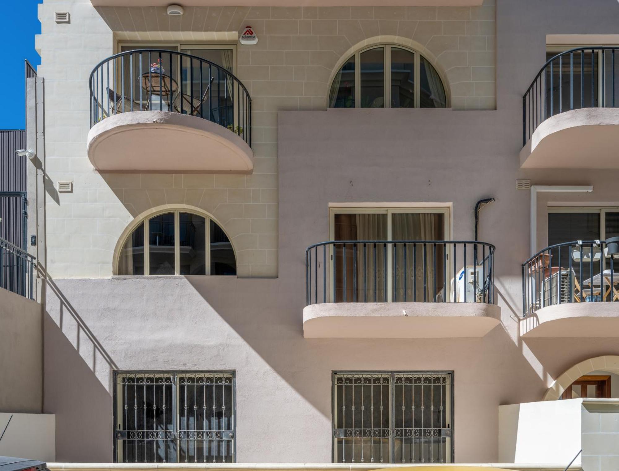 Spacious 3 Bedroom Apartment In The Heart Of St Julians Saint Julian's Ngoại thất bức ảnh