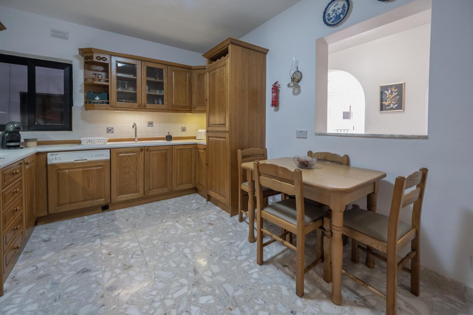 Spacious 3 Bedroom Apartment In The Heart Of St Julians Saint Julian's Ngoại thất bức ảnh