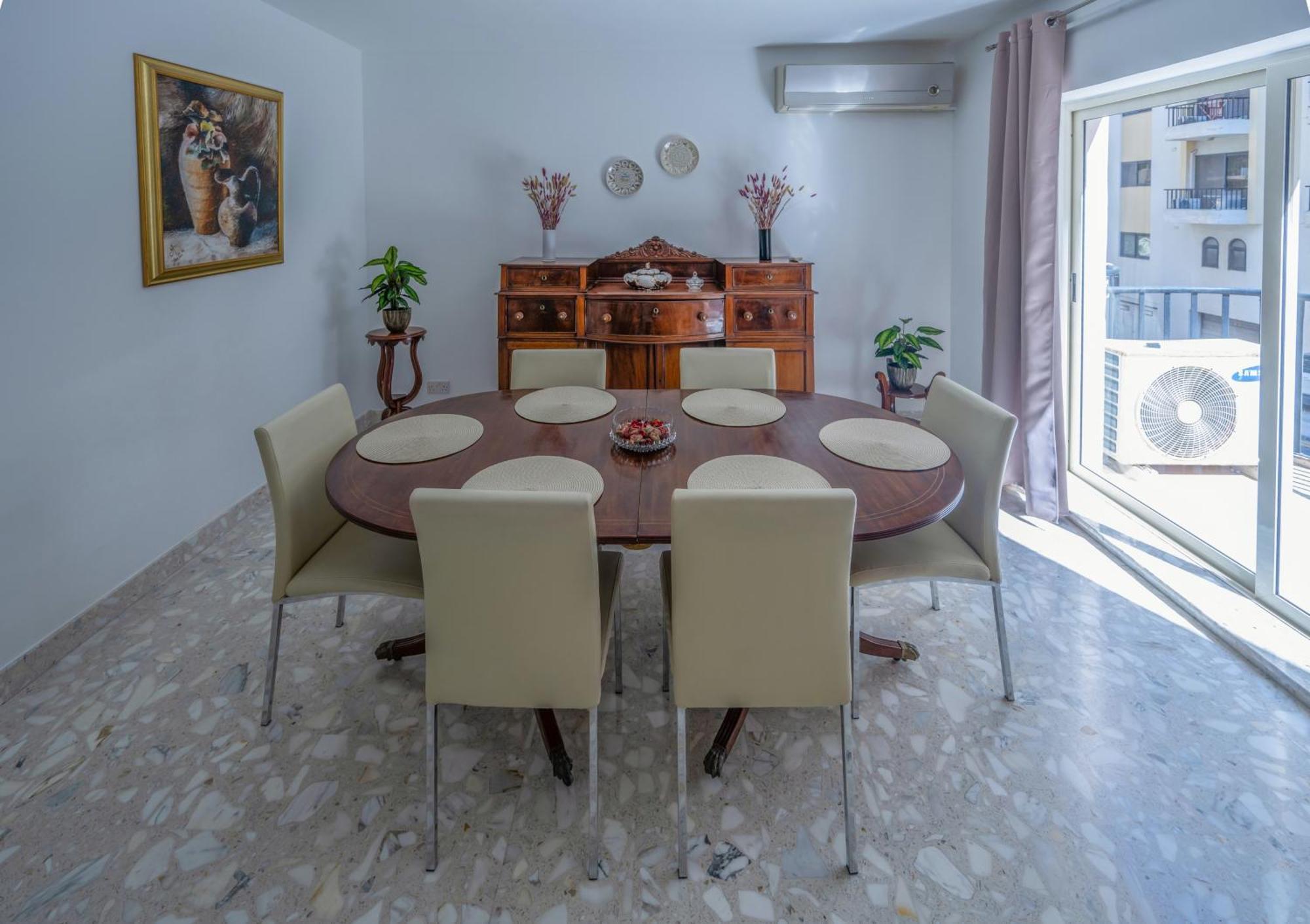 Spacious 3 Bedroom Apartment In The Heart Of St Julians Saint Julian's Ngoại thất bức ảnh
